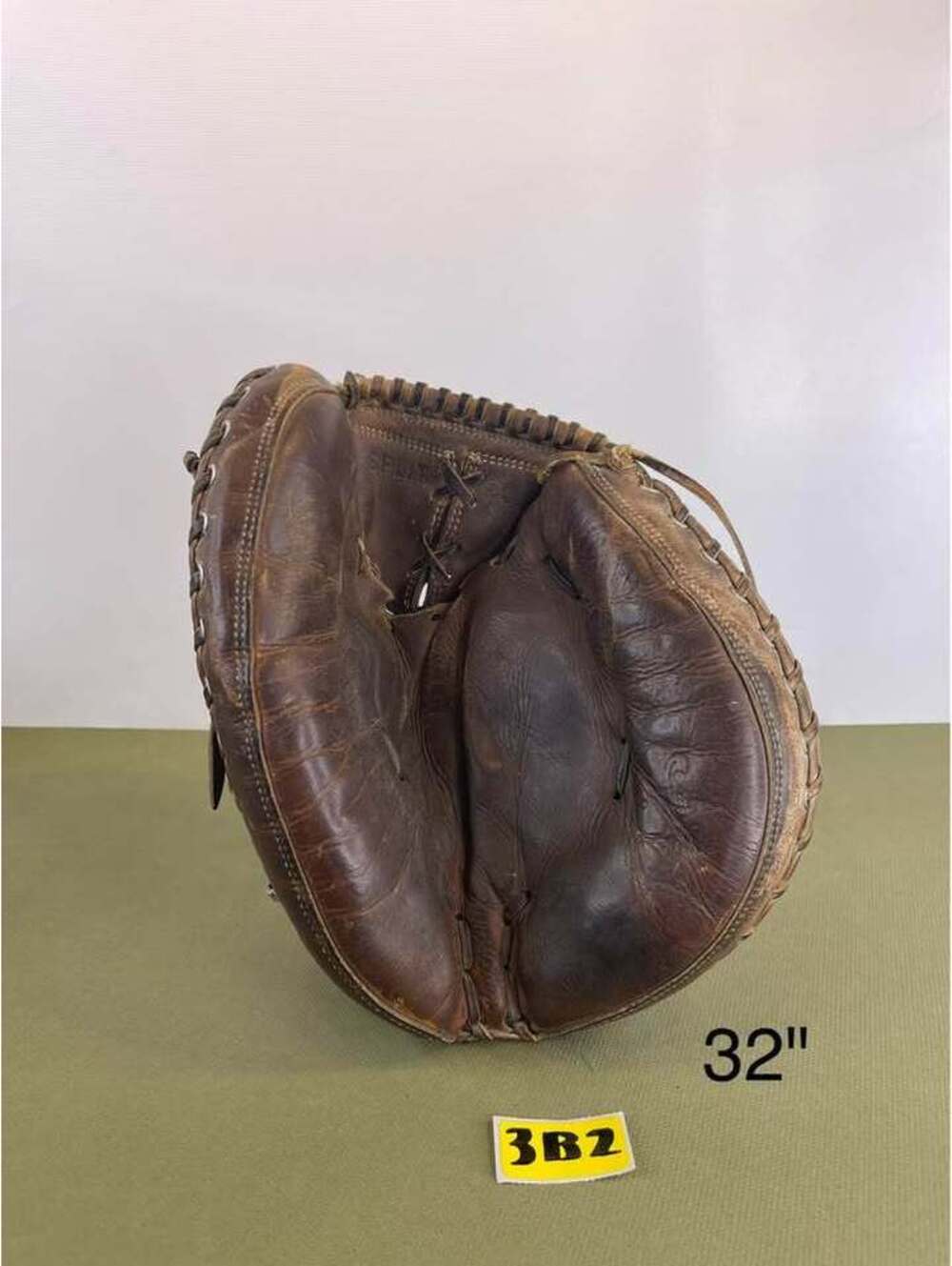 Vintage Wilson Streamlined Fingers Leather Baseball Catcher Mitt 32"